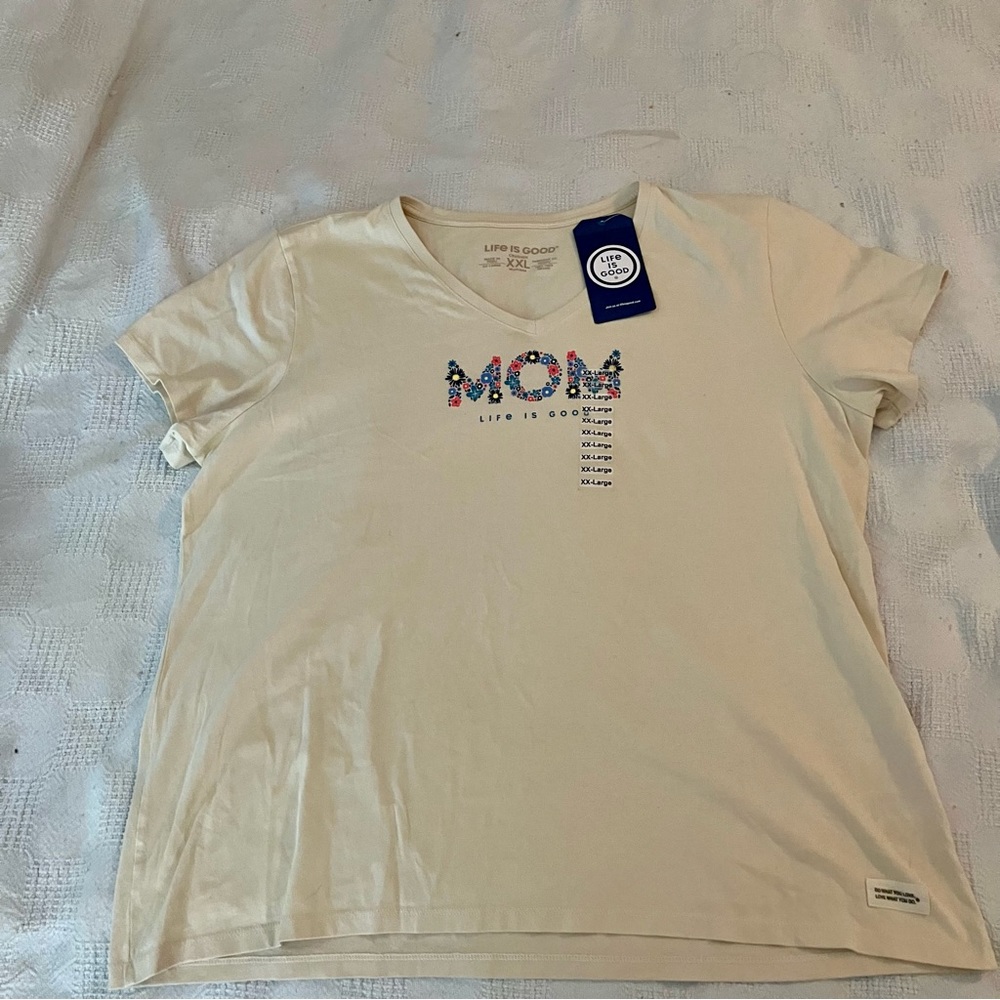 NWT Life is Good Womens XXL Cream Mom Flowers V-Neck Short Sleeve Crusher Tshirt
